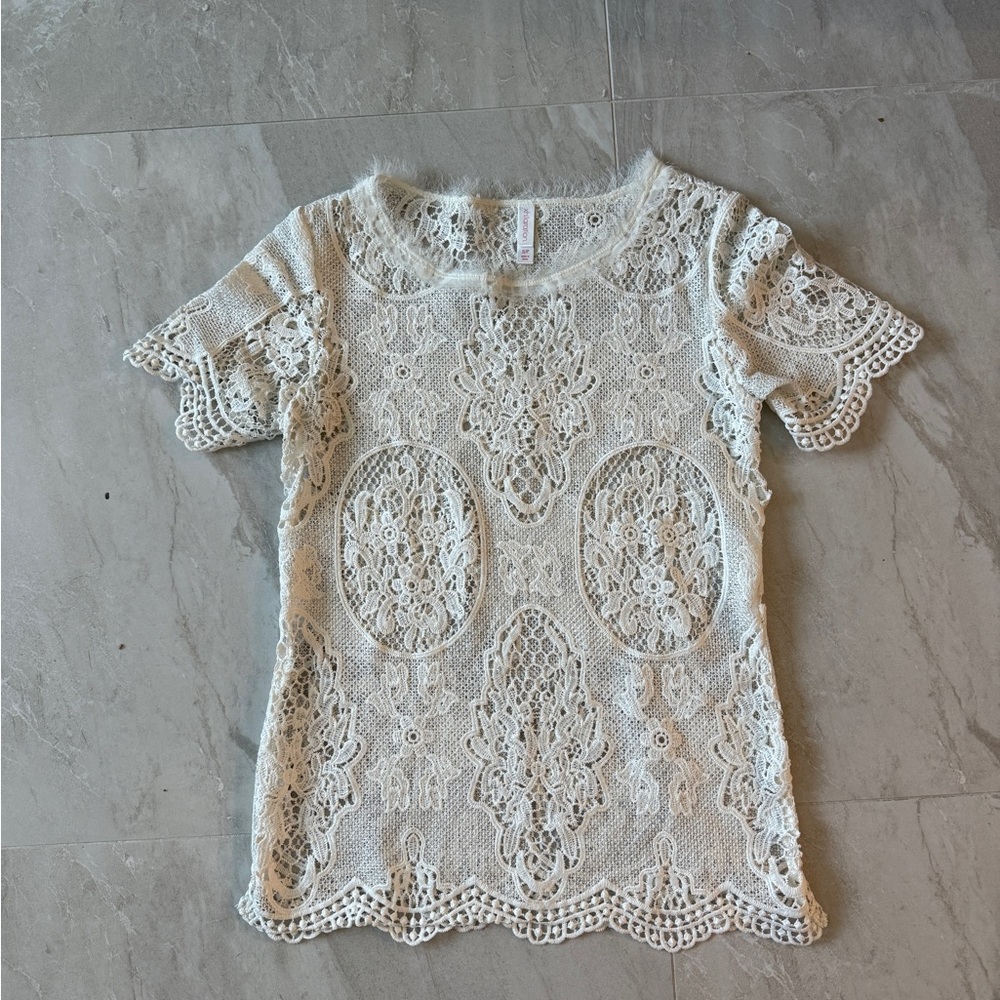 Xhilaration Cream Lace Top